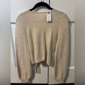NWT Abercrombie sweater with open back. Size XS- Cream color